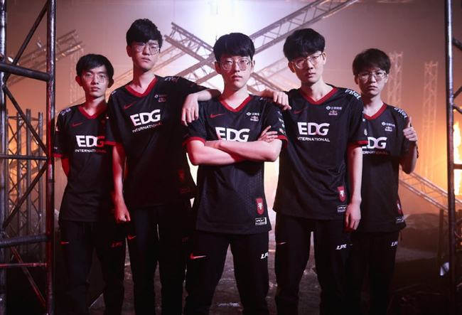 轰爆军团 轰爆军团